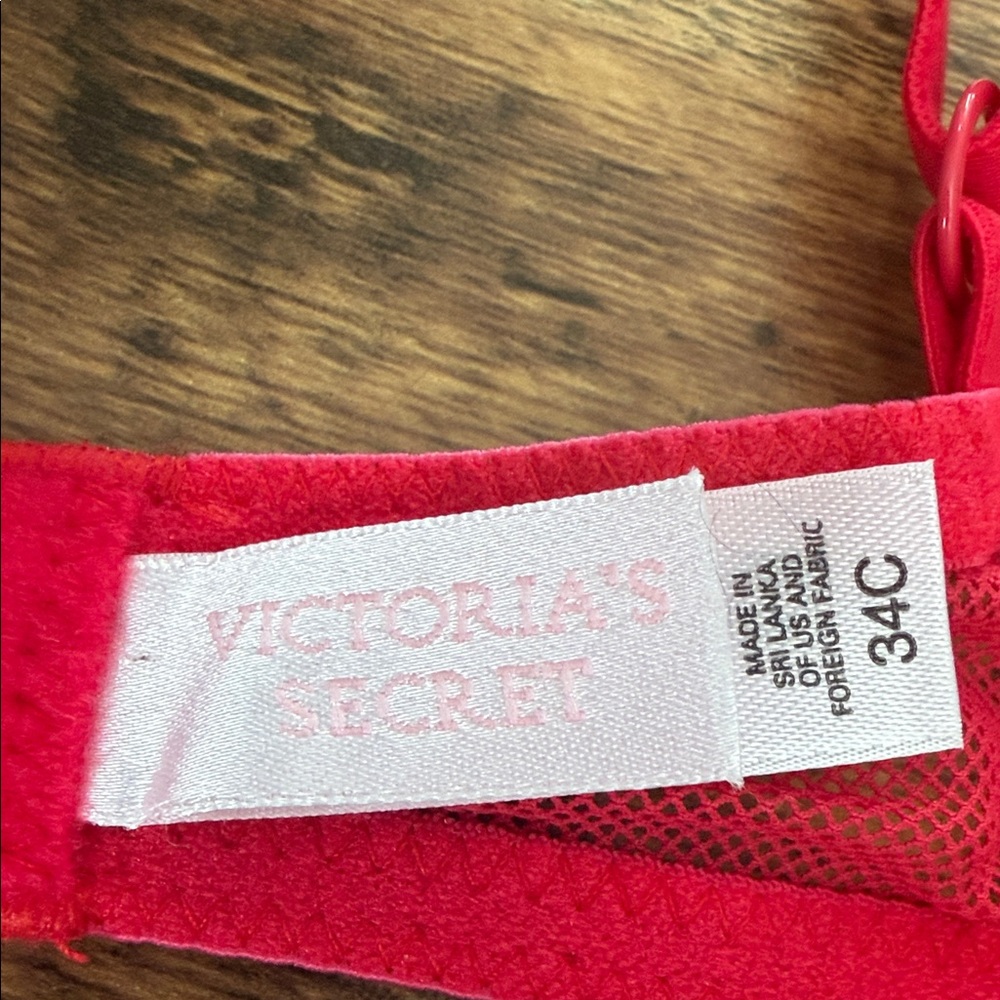 Victoria's Secret Red Lace Underwire Bra - Picture 7 of 8